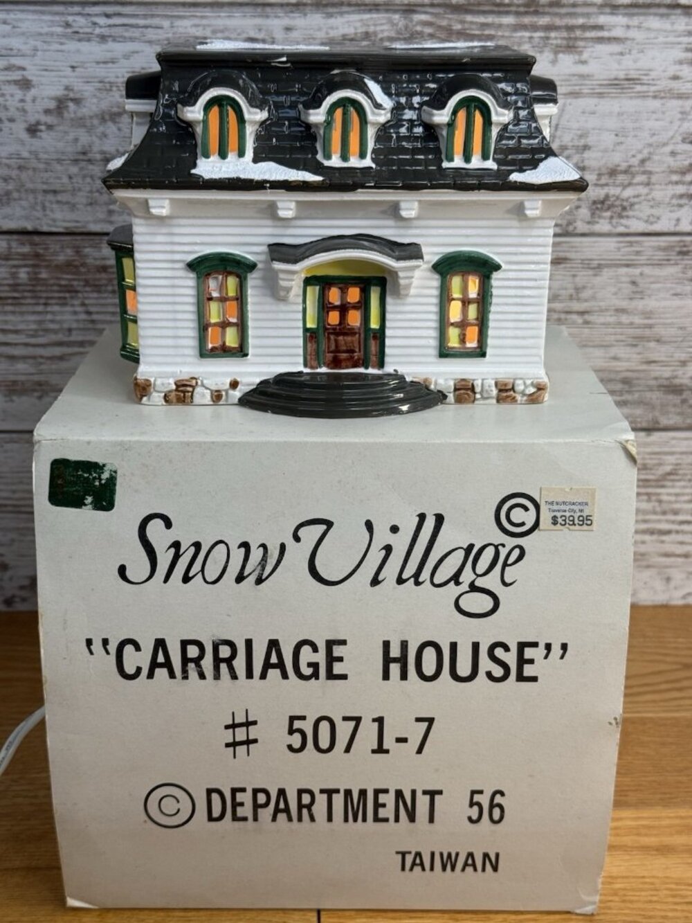 Vintage, The Original, 1986 Retired "Department 56" Snow Village Carriage House.